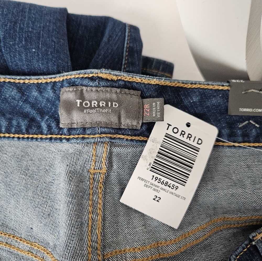 Torrid NWT Perfect Skinny Ankle Jeans - Picture 6 of 7